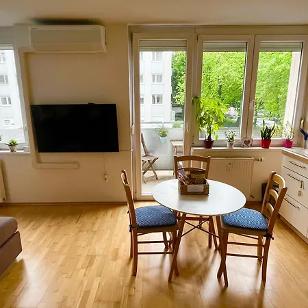 Cosy Andy With Great Location 아파트 *